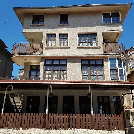 Slantse بيت ضيافة