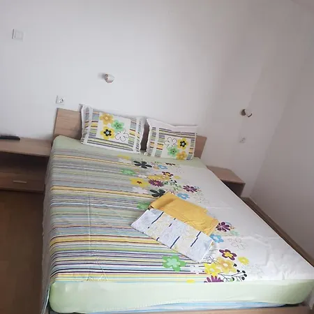 Slantse בית הארחה 3*