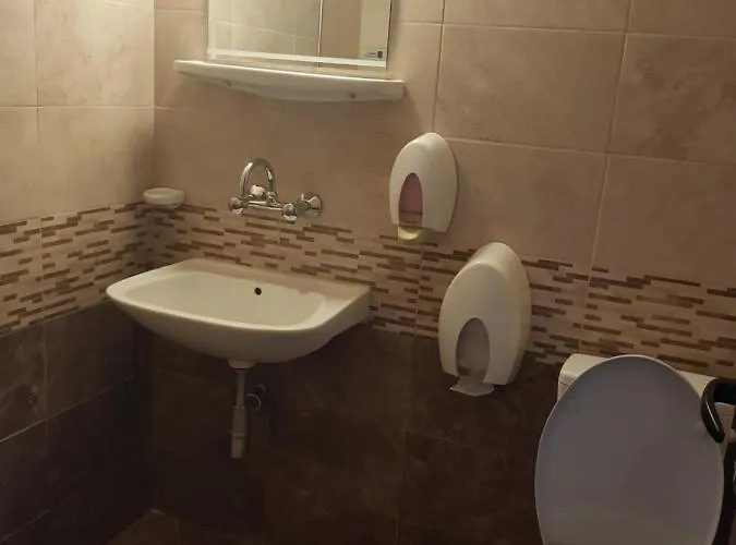 招待所 Slantse 3*