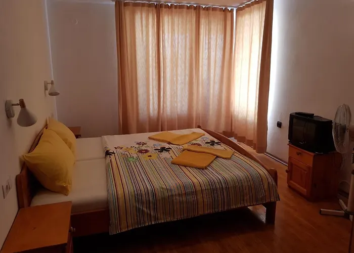 Slantse 招待所 索佐波尔